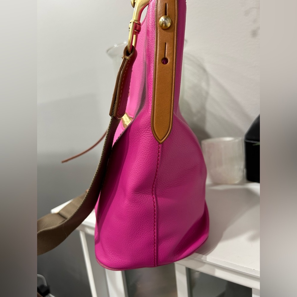 Dooney & Bourke Raleigh Roxy Large Fuschia shoulder bag - Picture 4 of 8